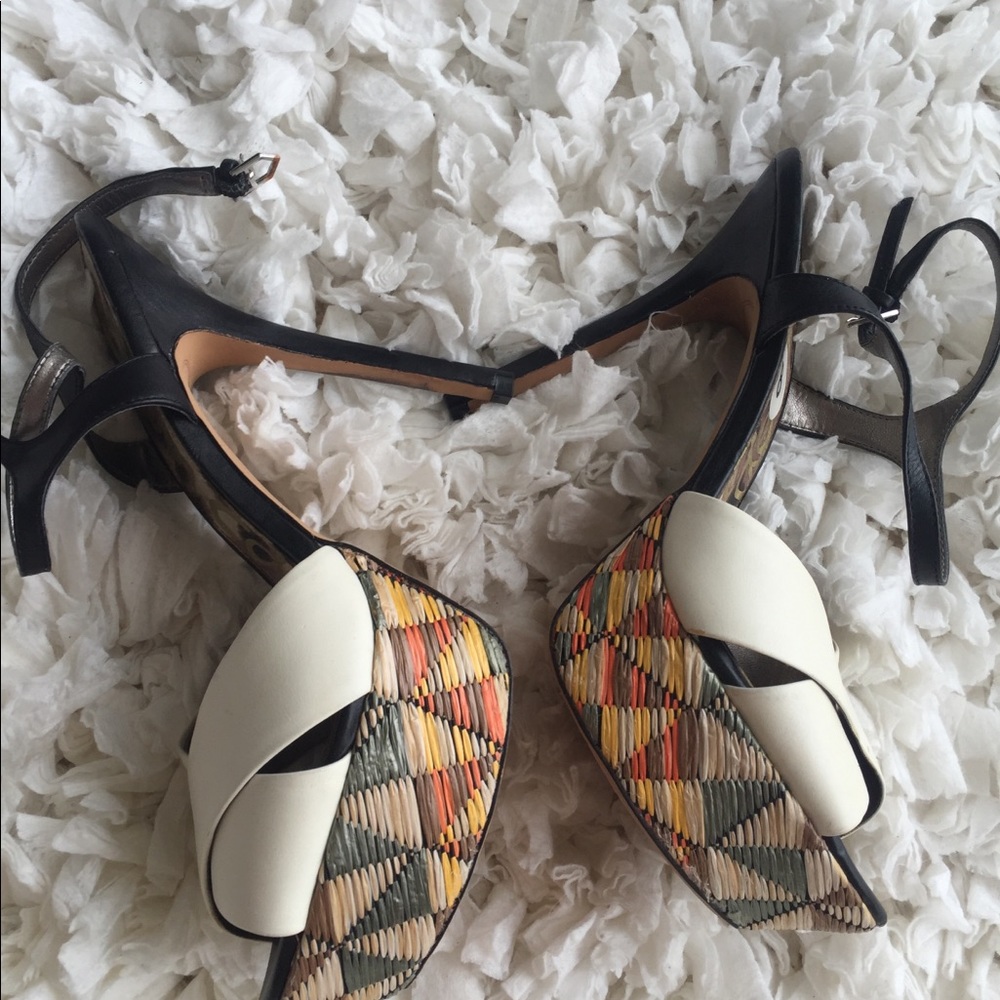 Sam heels - Picture 2 of 5